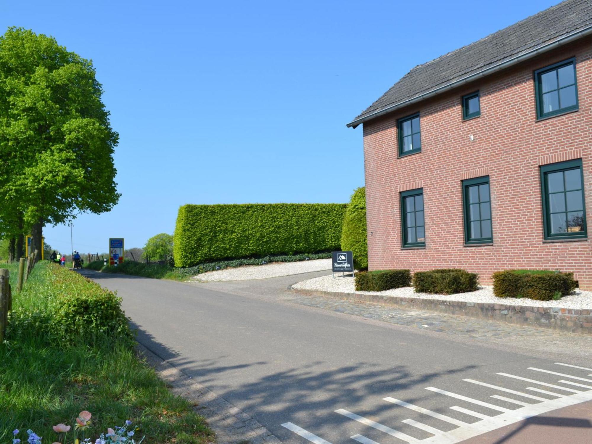 Attractive Farmhouse In South Limburg With Terrace Vila Klimmen Exterior foto