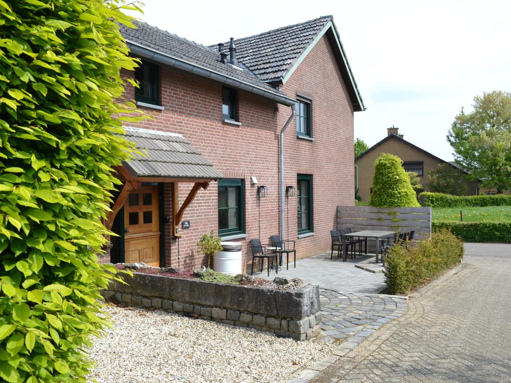 Attractive Farmhouse In South Limburg With Terrace Vila Klimmen Exterior foto